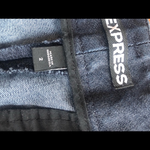 Express Shorts - Picture 3 of 3